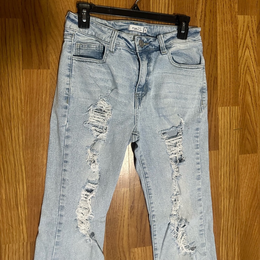 Rue21 Sz 6   Straight leg jeans-EUC